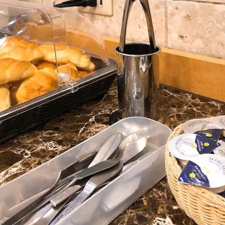 Toyoko Inn Osaka Umeda Nakatsu No.1 Отели рядом с достопримечательностью «Конгресс-центр Knowledge Capital»