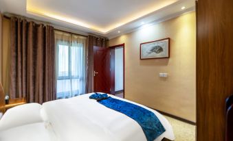 Liquan Zhaoling Hotel