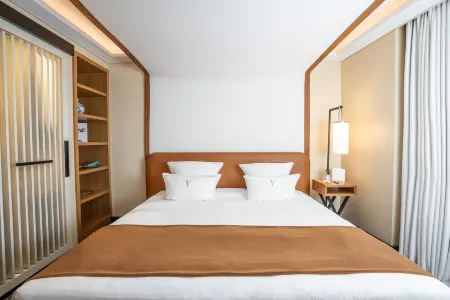 Five Seas by Inwood Hotels Отели рядом с достопримечательностью «Allées de la Liberté»