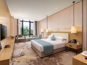 Golden Shining Gulf Hot Spring Resort Hotel