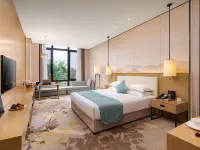Golden Shining Gulf Hot Spring Resort Hotel فنادق في تشيُ جينغ