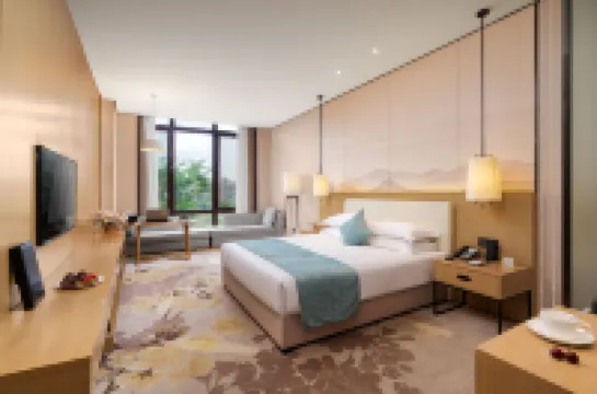 Golden Shining Gulf Hot Spring Resort Hotel