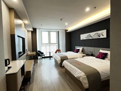 Jijun Collection Hotel (Tangshan Caofeidian Moon Bay Jinmao Plaza Branch) - بار