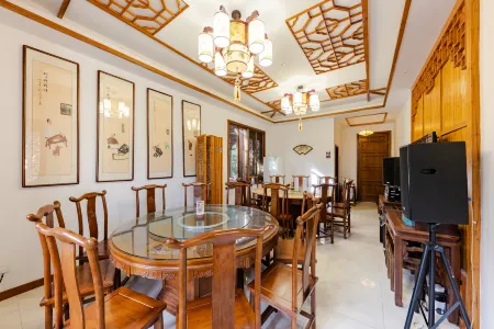 Nanshe Hostel Отели рядом с достопримечательностью «Xisha Wetland»