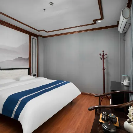 Yihang Hotel