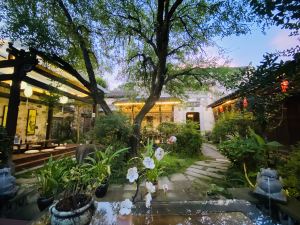 Hongcun Yipin Genglou Huizhou Ming Dynasty Flower Homestay