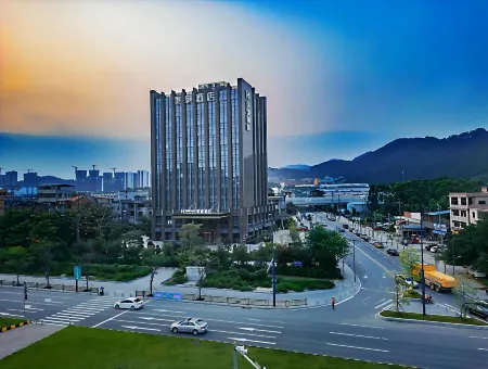 Mehood Theater Hotel Отели рядом с достопримечательностью «Huashang College of Guangdong University of Business Studies»