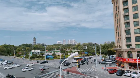 Yishui 1+1 Suxiang Light Luxury Hotel Отели рядом с достопримечательностью «Heavenly Kingdom Scenic Area»