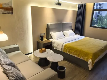 THE DREAM-HOTEL Отели рядом с достопримечательностью «Автобусная станция Нин-Чу»