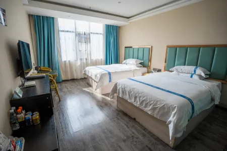 Longshan Peak Forest Hotel