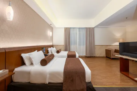 Zhengsheng Hotel (Guangzhou Baiyun Railway Station Xiaoping Subway Station)