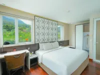 Amartahills Hotel and Resort Hotels near Batu Townsquare