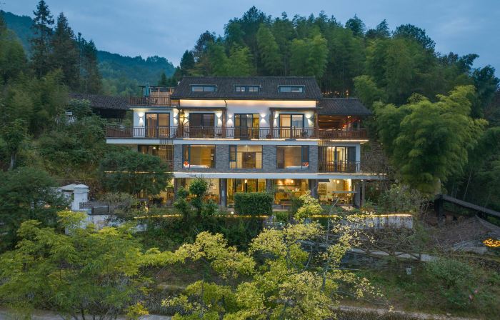Longquan Moshangguiren Homestay (Baoxi Scenic Area)