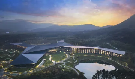 Hilton Nanjing Niushoushan Отели рядом с достопримечательностью «Foding  Palace»