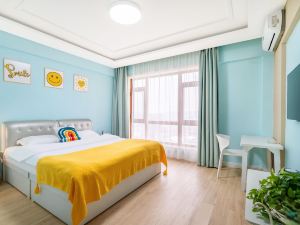 Dalian Star Apartment (South China Plaza Yihecheng Branch)