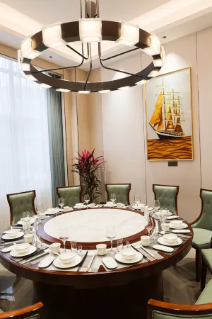 Interstate Honghu Hotel