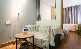 Shenzhen Xiangfu Apartment