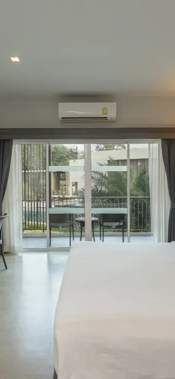 ห้องดีลักซ์ด้านสระว่ายน้ำ