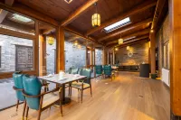 Mingshui Ancient City Lingqian Inn