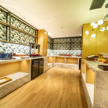 E Wan Business Hotel