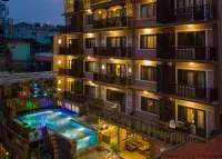 Hotel Manang - piscina