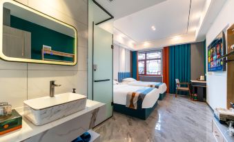Xi'an Hefeng  Yazhu Hotel (Big Wild Goose pagoda Store in Datang Night City)