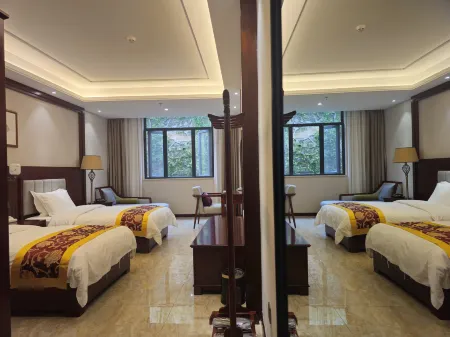 Wudang Mountain yanqingyuan Hotel Отели рядом с достопримечательностью «Wudang Mountains Ancient Building Complex»