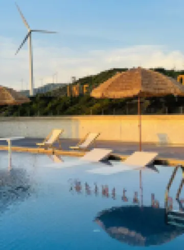 Peninsula Holiday Hotel