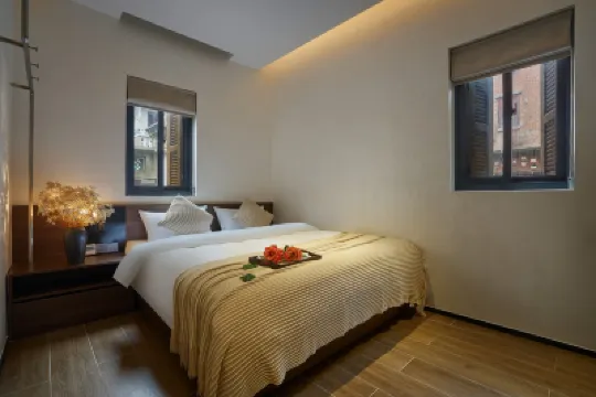 Gulangyu Four Seasons Flower Hotel (Sanqiutian Wharf) Hotels near Kulangsu