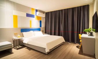 Xidao Hotel (Shijiazhuang Xinbai Square Subway Station Branch)