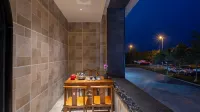Floral Hotel · Ru Hai Hotel (Weihai International Beach Torch Eighth Street Branch)
