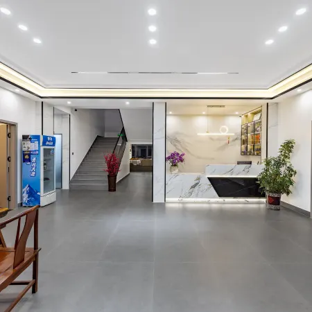 Tonglu Jingma Hotel