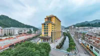 Jinxiu Hotel (Shanshui Yaocheng Scenic Area) Hotel dekat Jinxiu National Folkway Pedestrian Street