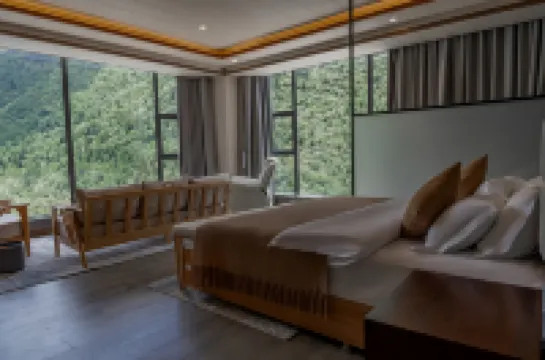 Siguniangshan Yunding Mountain-view Homestay
