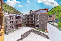 Chujian Inn Hotels near Rilong Town