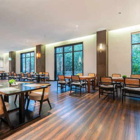 Yunshang Huaxi Holiday Hotel