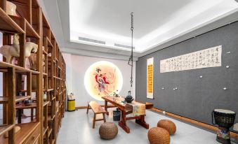 Luoyang Luozhishen Siheyuan Homestay (Heluo Ancient City Store)