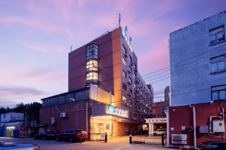 HanTing Hotel (Shanghai Pudong Avenue Deping Road) Отели рядом с достопримечательностью «Zotter Chocolate Theater Shanghai»