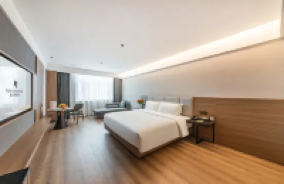 Rezen Longuu Hotel （Wuzhong Two Halls and One Center） - parking