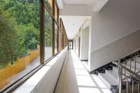 Hongxuan Chinese Inn (Tanchang West Toll Station Lanzhou-Haikou Expressway Exit)