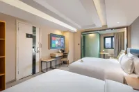 Jungui Hotel (Shanghai Jinshajiang Road Metro Station Branch) Hotels near Shanghai International Studies University Night School No.10 Branch