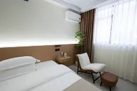 Yuan Gongtang Inn (Jingdezhen Taoxi Creative Street Store)