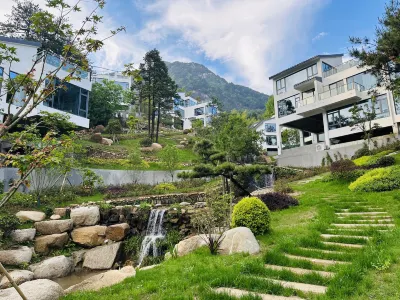 Yuexi Miaodao Mountain Residence