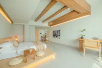 Ziyun Ge Light Luxury Smart Homestay (West Lake Branch)
