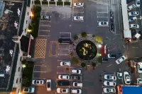 Panshi Hotel - parking