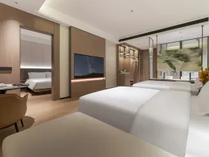 THE SENVEN STARS INTERNATIONAL HOTEL