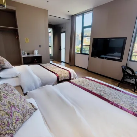 Xijiang Chinese Inn Hotel (Xijiang Qianhu Miao Village West Gate Tourist Service Center)