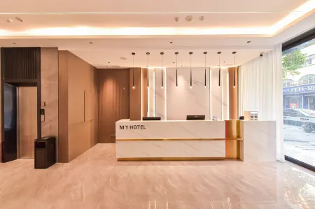 Mingyang Hotel (Chongzuo Daxin County Detian Plaza)