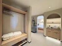 Courtyard with Dianchi Lake View