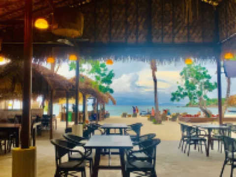 Andaman Beach Resort by Zodiac โรงแรมในเกาะหลีเป๊ะ